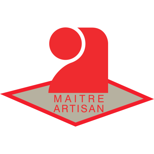 logo de "Maître Artisan", qui illustre la qualité du travail réalisé par Alternative Bois Concept dans la réalisation d'habitations en ossature bois.